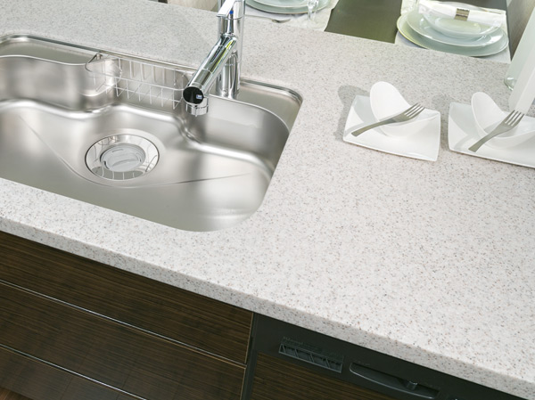 Kitchen.  [Artificial marble countertops] The counter top, beautifully, Also adopted an easy artificial marble maintenance. It will produce the upscale kitchen.