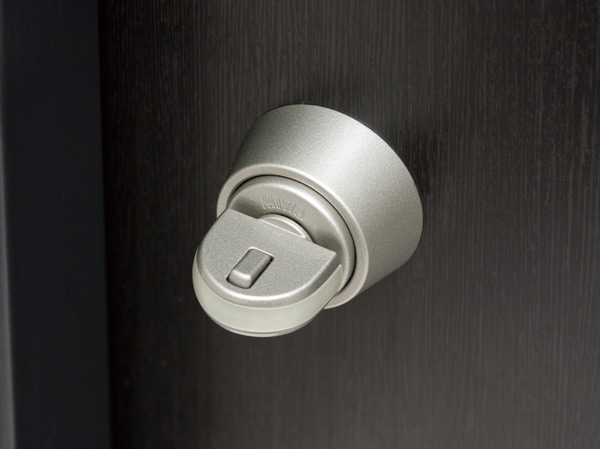 Security.  [Crime prevention thumb turn] Tool was adopted switched security thumb that corresponds to the incorrect tablet would turn the thumb placed on the inside of the door (the top one place).  ※ Amenities of the web is model Room A-3 type ・ Custom order plan (free of charge ・ Thing was part application deadline have) taken the (January 2013).