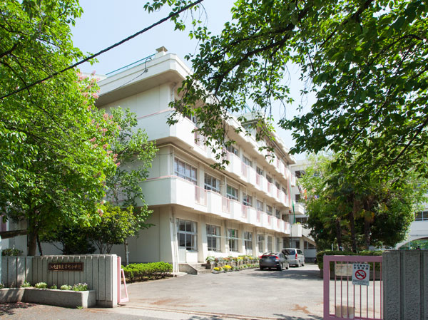 Surrounding environment. Kishimachi elementary school (about 910m ・ A 12-minute walk)