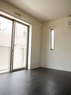 Living and room. Bright two-plane daylight 7.2 Pledge of living