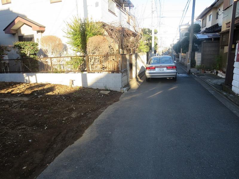 Local photos, including front road. Local (12 May 2013) Shooting