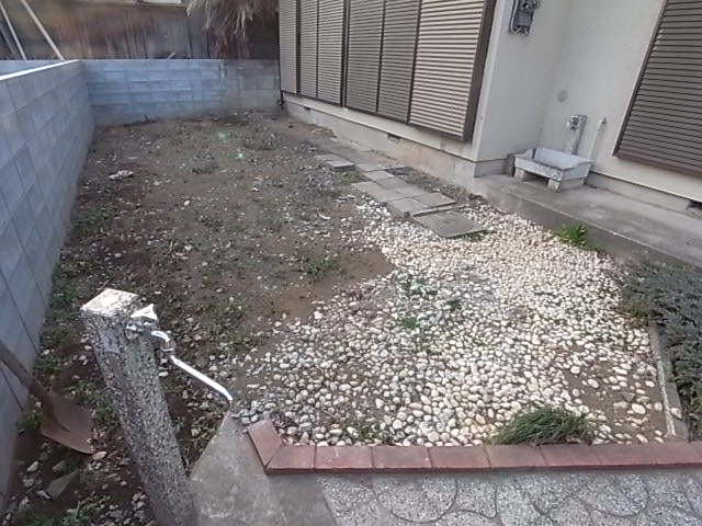 Garden. Spacious garden!