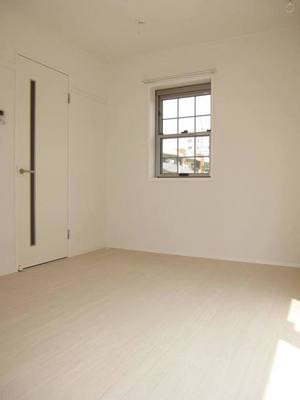 Living and room. Bright two-plane daylight 7.2 Pledge of Western-style