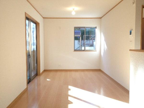 Living. Detached interior introspection Pictures - Living bright living!