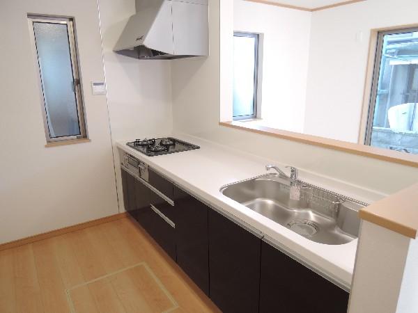 Kitchen. Face-to-face kitchen attained to communicate in your cooking!