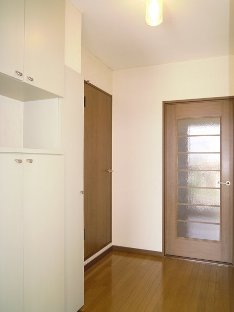 Entrance. Entrance with plenty of storage of shoe box