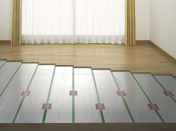 Interior.  [TES hot water floor heating] Living of all households ・ Adopted TES Shikiyuka heating in dining. Difficult to air and skin is dry, Without even wound up the house dust and dust, It warms to clean from feet. (Same specifications)