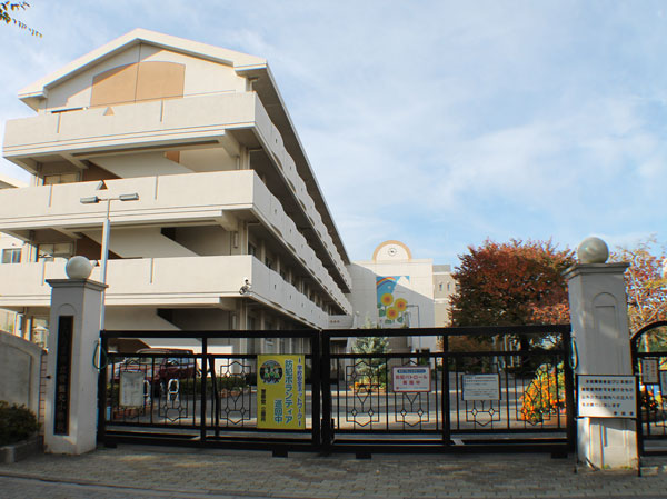 Surrounding environment. Municipal Tokiwa North Elementary School (about 360m ・ A 5-minute walk)