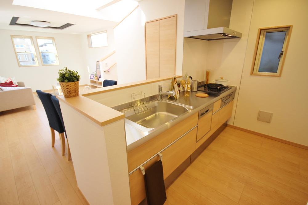 Kitchen. A Building Kitchen. State-of-the-art system kitchen is active is dishwasher. Children also receive an eye of mother to play with LDK.
