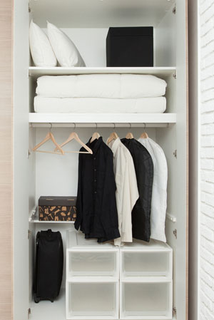 Receipt.  [Futon closet] Futon Maeru closet to suit your lifestyle.