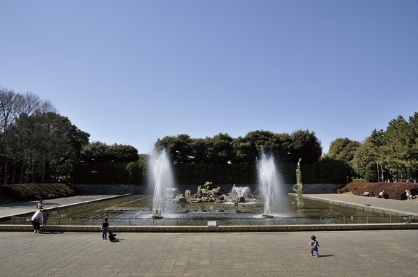 Kitaurawa park (530m / 7-minute walk)