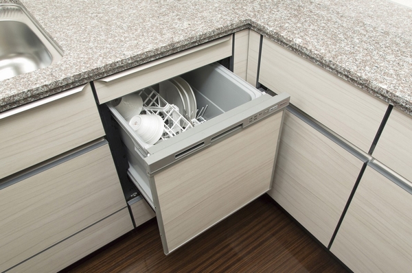 Dish washing and drying machine. A big ally of the busy housework, There is also a water-saving effect (same specifications)