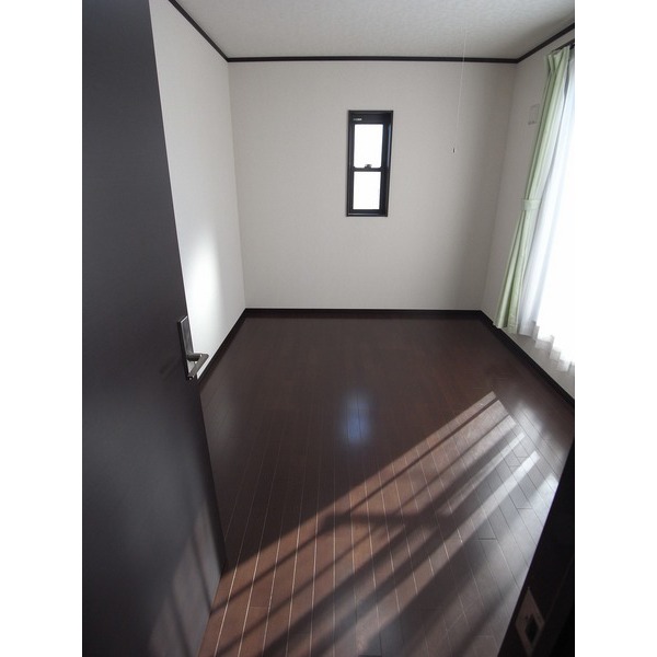 Living and room. Corner room 6 Pledge