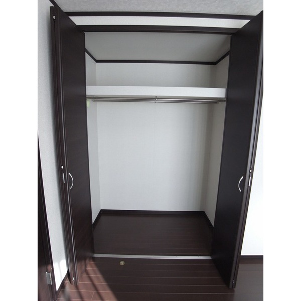 Living and room. Storage of the corner room 6 Pledge