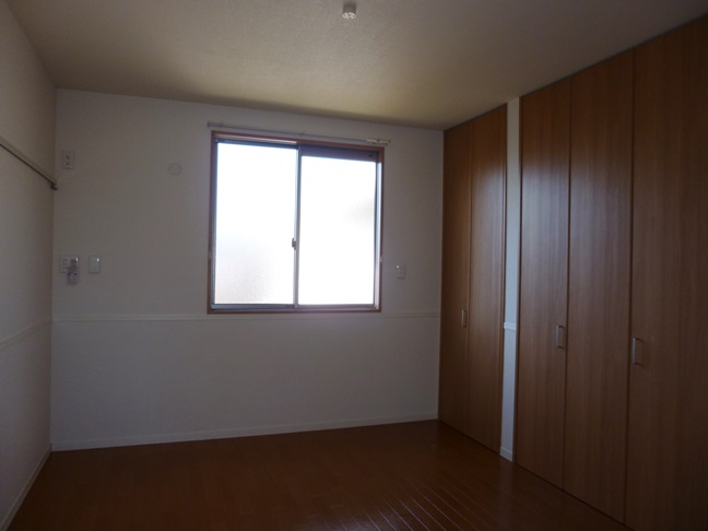 Other room space. Western-style with a wide storage & closet