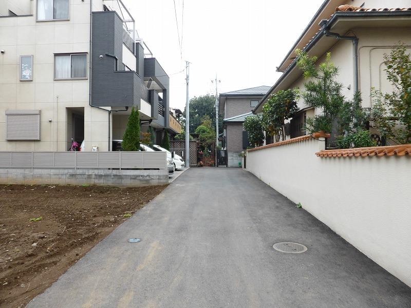 Local photos, including front road. Local (11 May 2013) Shooting