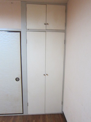 Other Equipment. Western-style housing