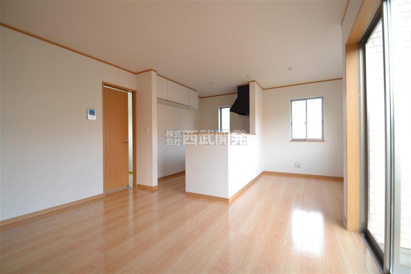 Same specifications photos (living). Same specifications