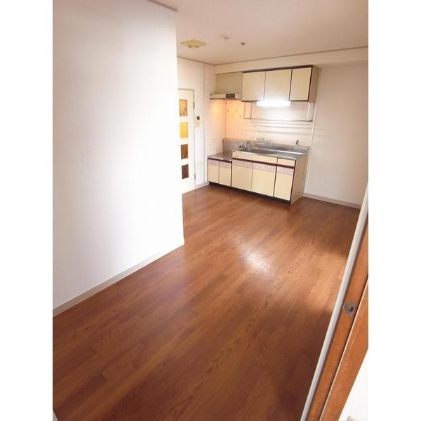 Living and room. DK6 Pledge