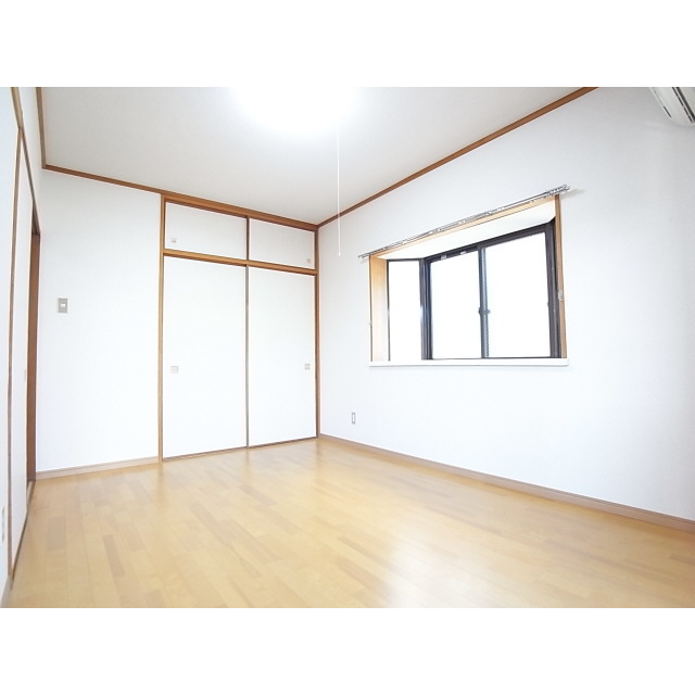 Other room space. Western style room