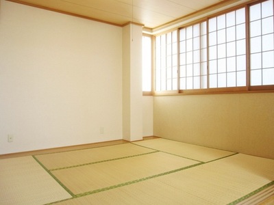 Living and room. This room can be bright purr ☆ 