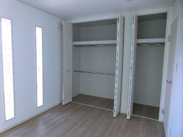 Living. Detached interior introspection Pictures - living upstairs 6 tatami mats of Western-style. Storage is plenty of room