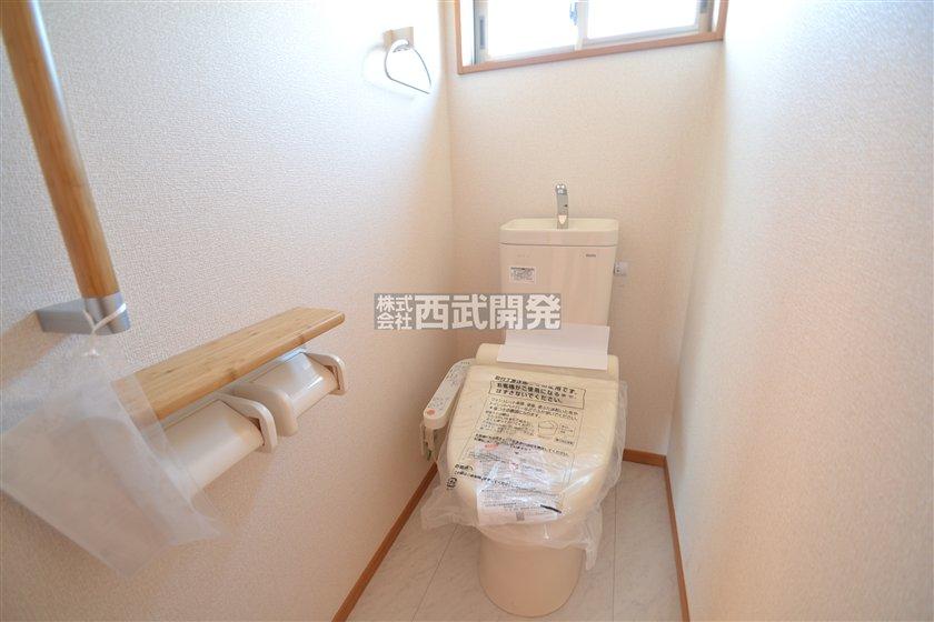 Toilet. Building 2 toilet (September 2013) Shooting