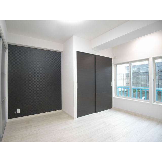 Living and room. Brand new