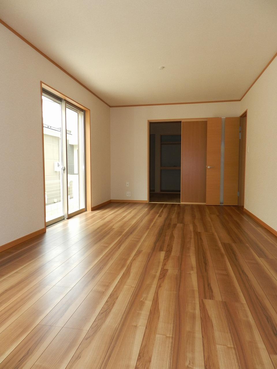 Same specifications photos (living)