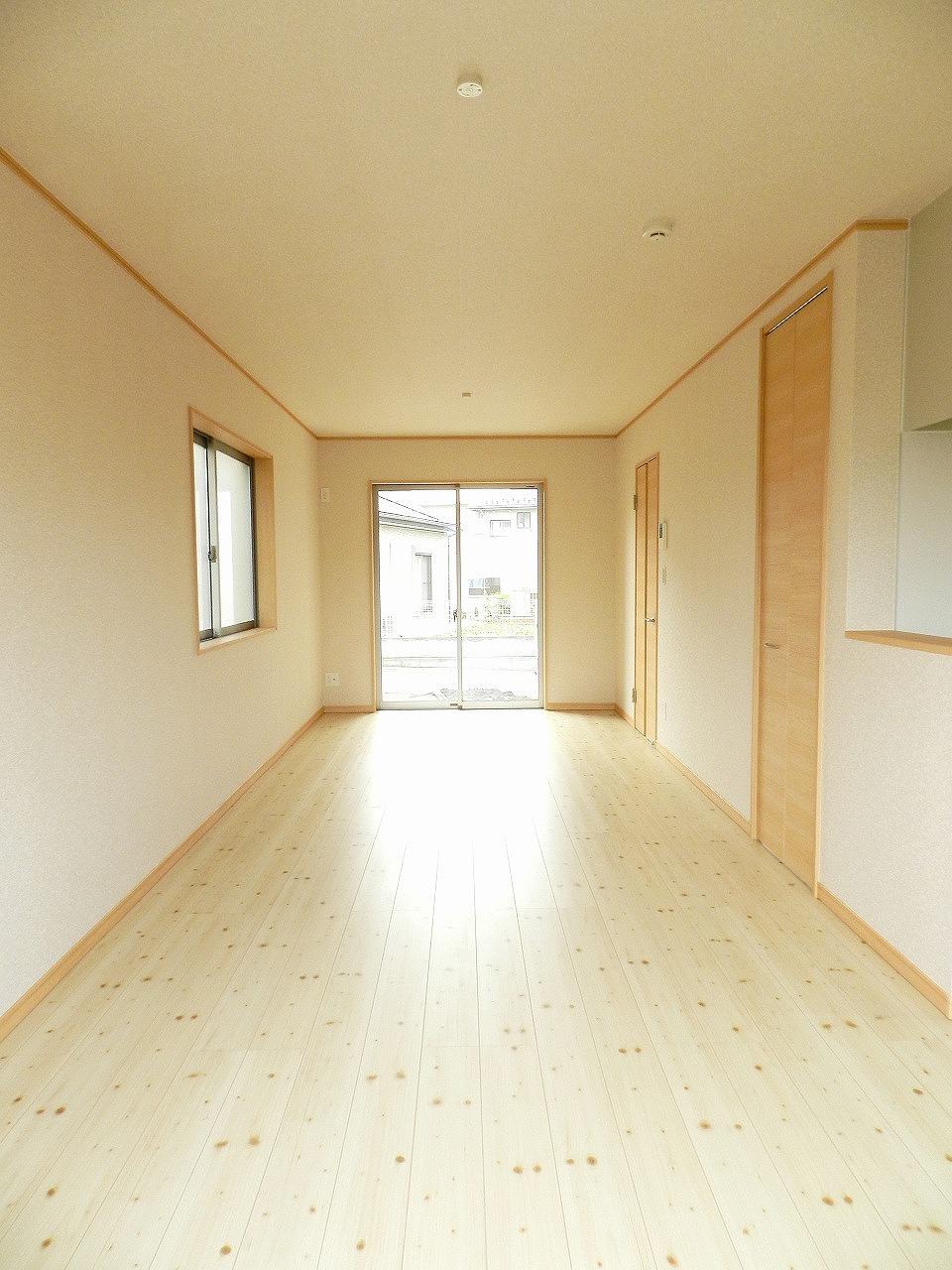 Same specifications photos (living)