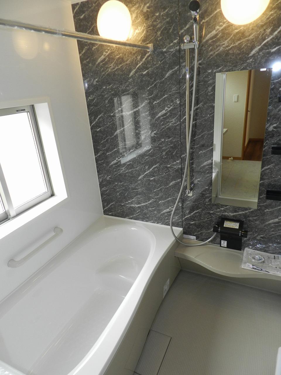 Same specifications photo (bathroom)