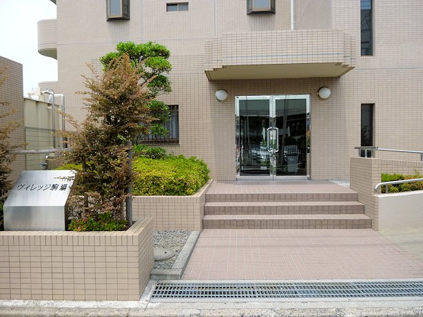 Entrance. Stroller a breeze ・ ・ ・ Entrance with a slope