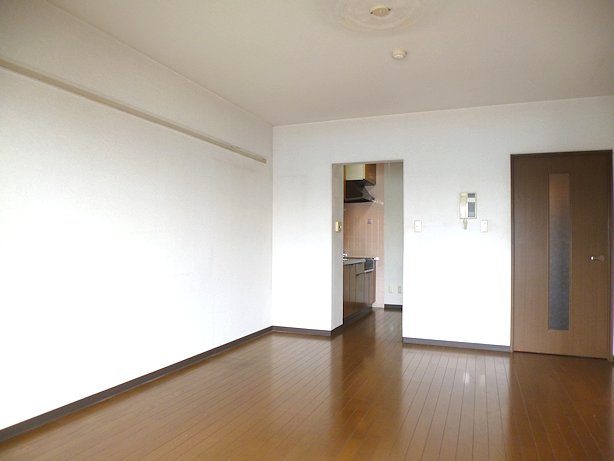 Living and room. Spacious open-plan living room to connect with Japanese-style