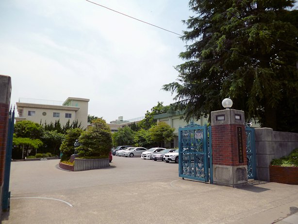 Junior high school. 250m until the Saitama Municipal Motobuto junior high school (junior high school)