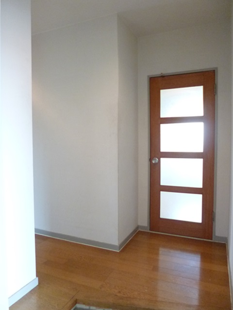 Entrance. A corridor 2DK