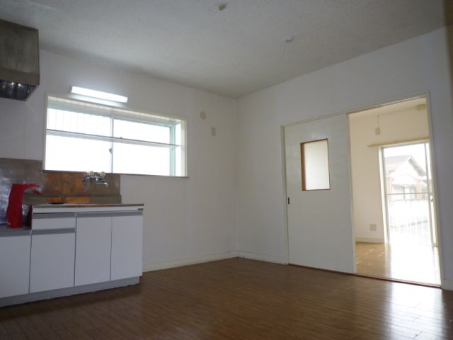 Living and room. Because dining is also wide it is easy to cook