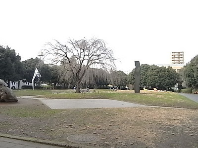 park. 500m to Kitaurawa park (park)