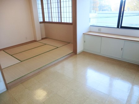 Other room space. Bright room.