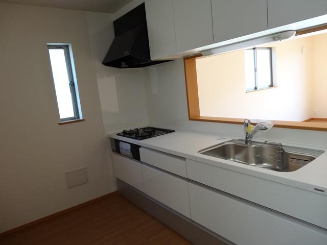 Kitchen. Building 2: Indoor (December 2013) Shooting