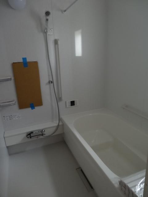 Bathroom. Building 3: Indoor (December 2013) Shooting