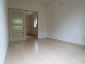 Living and room. 6 Pledge of Western-style