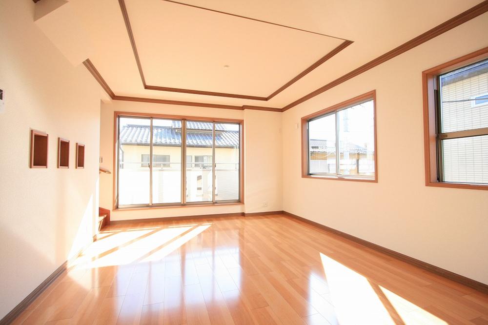 Living. LDK is, It is bright because the window there is a lot. Indoor (11 May 2013) Shooting