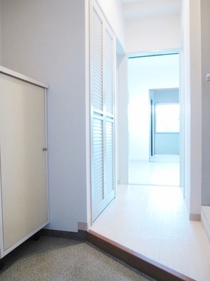 Entrance. Entrance looks like ☆