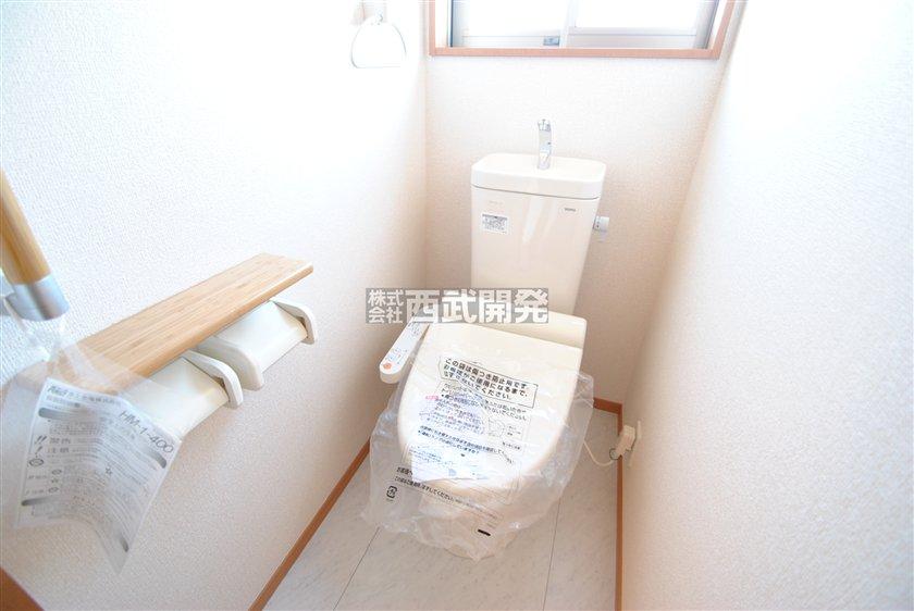 Toilet. 1 Building toilet (November 2013) Shooting
