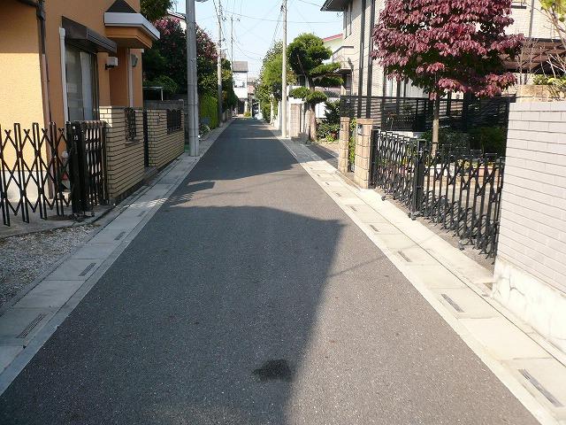 Local photos, including front road. Local (11 May 2013) Shooting