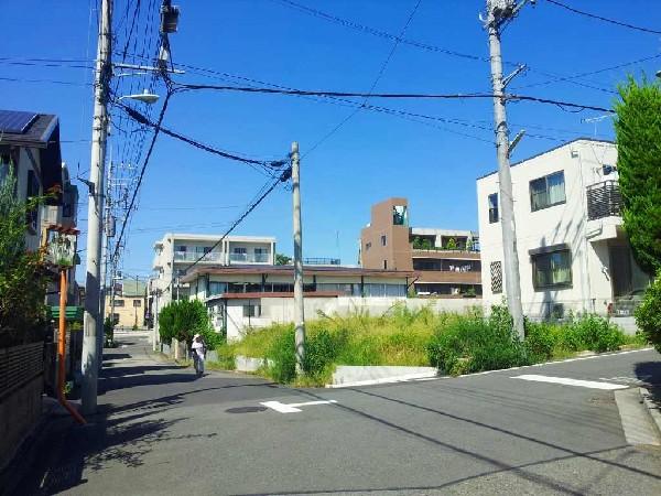 Local land photo. Because of no architectural conditions land, Please make you a floor plan of your choice at your favorite House manufacturer