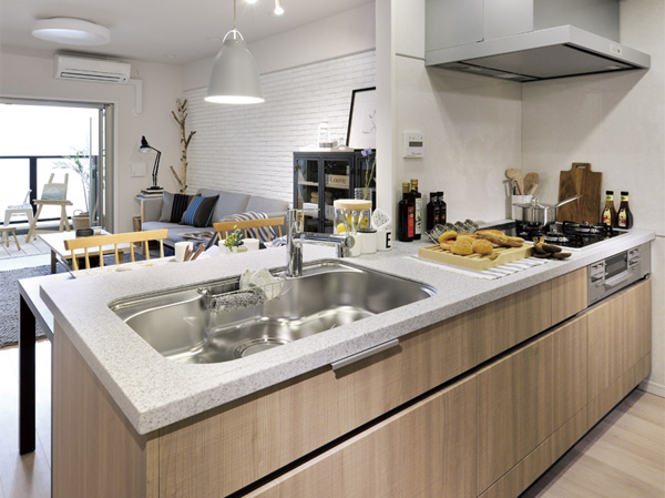 Kitchen.  [kitchen] Clean use, Adopt a single top plate flat artificial marble feeling of luxury. Sink and kitchen to ensure a wide cooking space with reduced dead space by approach to end the stove. (Model Room DOS type)