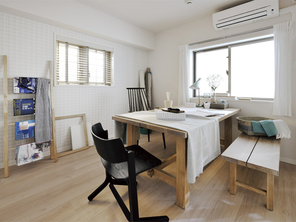 Interior.  [Western style room] As well as the living room of the children, Western-style versatile depending as den or hobby atelier in life scene. (Model Room DOS type)