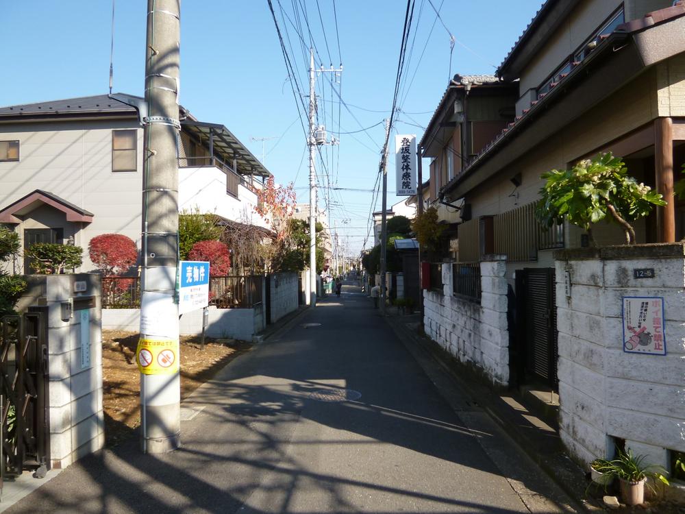 Local photos, including front road. Local (12 May 2013) Shooting