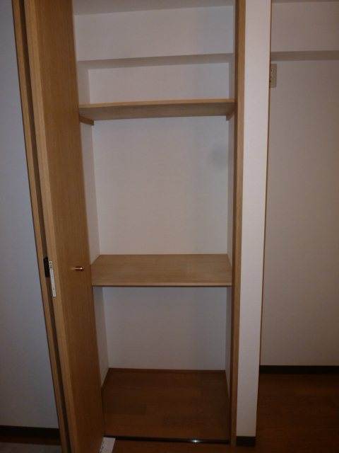 Receipt. A storage capacity closet